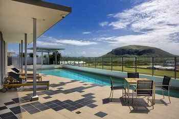 White Shells Luxury Apartments - Hervey Bay Accommodation 5