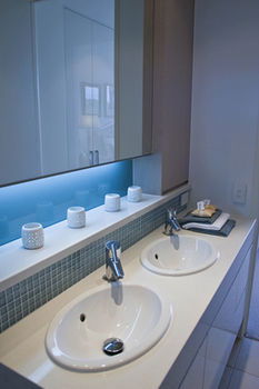 White Shells Luxury Apartments - Hervey Bay Accommodation 9