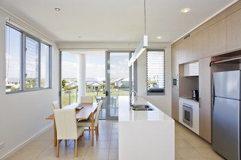White Shells Luxury Apartments - Hervey Bay Accommodation 10