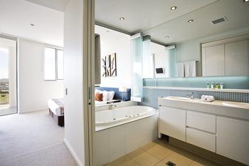 White Shells Luxury Apartments - Hervey Bay Accommodation 11