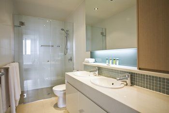 White Shells Luxury Apartments - Hervey Bay Accommodation 13