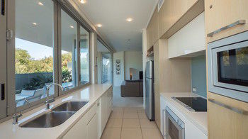 White Shells Luxury Apartments - Hervey Bay Accommodation 55