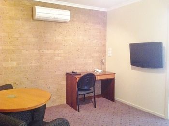 Ashton Townhouse Motel And Suites - Hervey Bay Accommodation 8