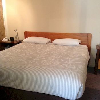 Ashton Townhouse Motel And Suites - Hervey Bay Accommodation 13