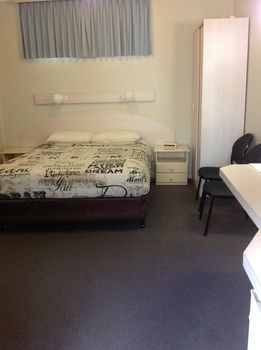 Ashton Townhouse Motel And Suites - Hervey Bay Accommodation 19