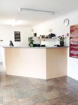 Ashton Townhouse Motel And Suites - Hervey Bay Accommodation 22