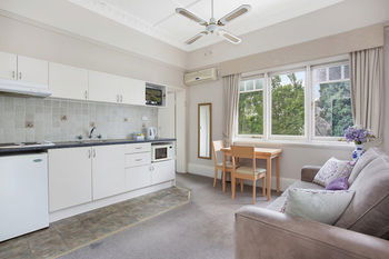 Boronia Lodge Burwood - Hervey Bay Accommodation 0