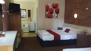 Hilldrop Motor Inn - Hervey Bay Accommodation 3