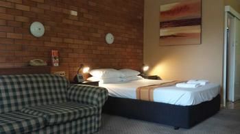 Hilldrop Motor Inn - Hervey Bay Accommodation 4
