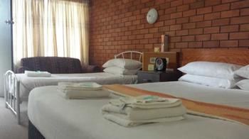 Hilldrop Motor Inn - Hervey Bay Accommodation 6