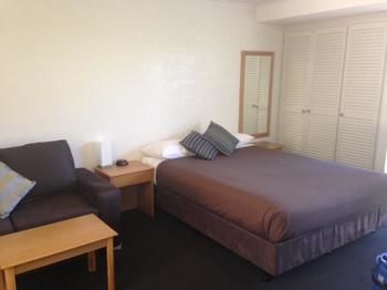 Bathurst Apartments - Hervey Bay Accommodation 12