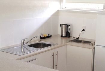 Bathurst Apartments - Hervey Bay Accommodation 15