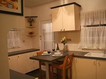 Tudor Cottages Mt Dandenong - Hervey Bay Accommodation 1