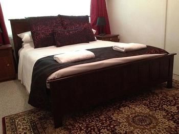 Tudor Cottages Mt Dandenong - Hervey Bay Accommodation 5