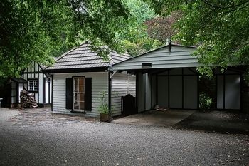 Tudor Cottages Mt Dandenong - Hervey Bay Accommodation 22