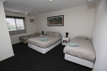 Across Country Motel And Serviced Apartments - Tourism Hervey Bay 11