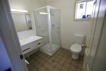 Across Country Motel And Serviced Apartments - Tourism Hervey Bay 12