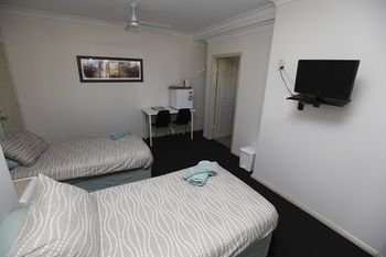 Across Country Motel And Serviced Apartments - Tourism Hervey Bay 16