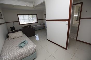 Across Country Motel And Serviced Apartments - Tourism Hervey Bay 21