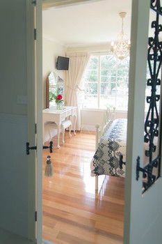 The Heart Of Emerald Bed & Breakfast - Hervey Bay Accommodation 24