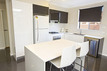 Astina Serviced Apartments - Parkside - Hervey Bay Accommodation 5