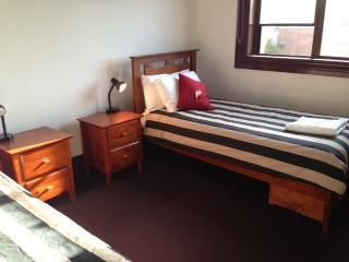 The Cooks Hill Hotel - Hervey Bay Accommodation 1