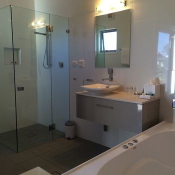 Chaucer Palms Boutique Bed & Breakfast - Hervey Bay Accommodation 2