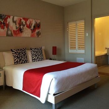 Chaucer Palms Boutique Bed & Breakfast - Hervey Bay Accommodation 5