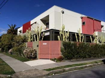 Chaucer Palms Boutique Bed & Breakfast - Hervey Bay Accommodation 10