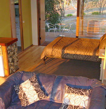 Valley Farm Vineyard Cottages - Hervey Bay Accommodation 14