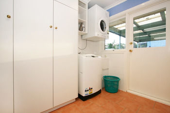 Roseland Holiday House - Hervey Bay Accommodation 8
