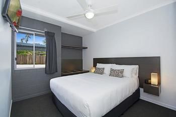 Cooroy Luxury Motel Apartments Noosa - Hervey Bay Accommodation 5
