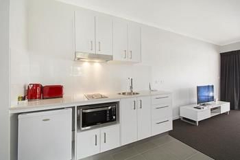 Cooroy Luxury Motel Apartments Noosa - Hervey Bay Accommodation 15