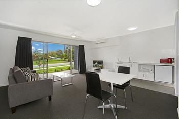 Cooroy Luxury Motel Apartments Noosa - Hervey Bay Accommodation 16
