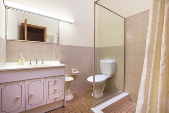 Mollymook Beach Units - Hervey Bay Accommodation 1