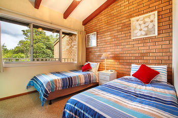 Mollymook Beach Units - Hervey Bay Accommodation 2
