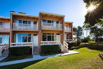 Mollymook Beach Units - Hervey Bay Accommodation 8