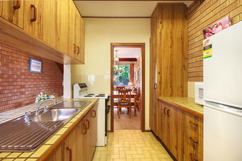 Mollymook Beach Units - Hervey Bay Accommodation 11