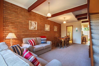 Mollymook Beach Units - Hervey Bay Accommodation 29
