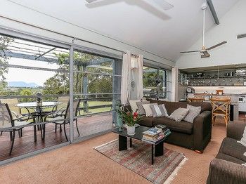 Vineyard Hill - Hervey Bay Accommodation 7