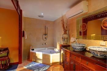 Mt Dandenong Imperial Retreat - Hervey Bay Accommodation 0