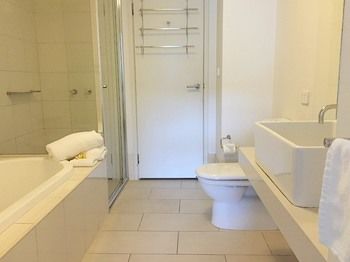 Melbourne Stays - Docklands - Hervey Bay Accommodation 1