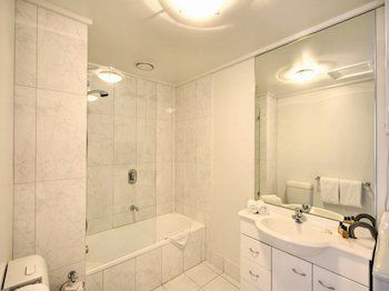 Melbourne Stays - Docklands - Hervey Bay Accommodation 5