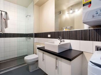 Melbourne Stays - Docklands - Hervey Bay Accommodation 6