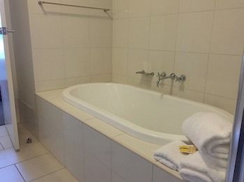 Melbourne Stays - Docklands - Hervey Bay Accommodation 8