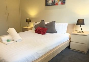 Melbourne Stays - Docklands - Hervey Bay Accommodation 10