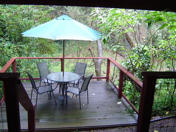 Stones Throw Cottage Bed & Breakfast - Hervey Bay Accommodation 5