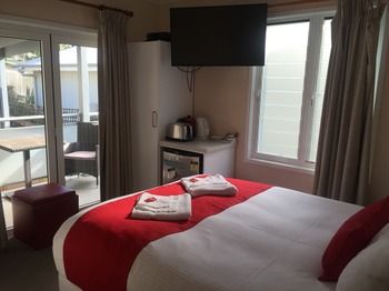 Huskisson Beach Bed And Breakfast - Hervey Bay Accommodation 36