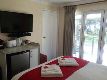 Huskisson Beach Bed And Breakfast - Hervey Bay Accommodation 42