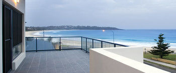 Mollymook Beachfront Executive Apartment - Hervey Bay Accommodation 2